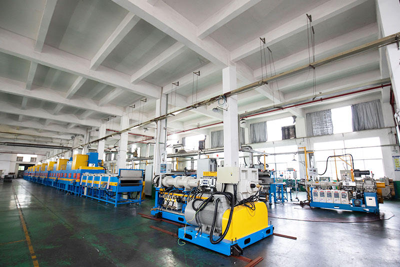 Some problems of compound thread rubber extruder